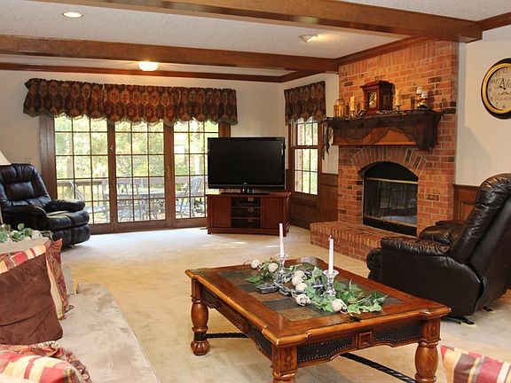 5th image of 25794 Edinborough Cir
