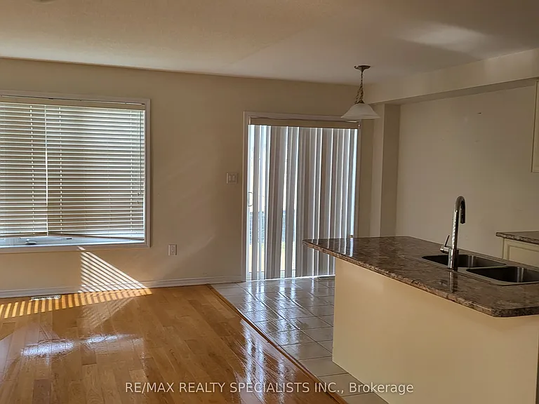 196 Maclachlan Ave — Photo 2