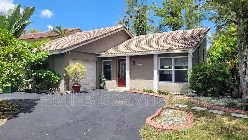 3 bed, 2.0 bath, 1137 sqft, $3,000 — Photo 1