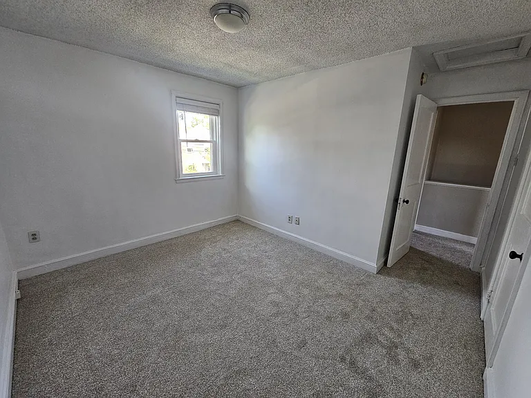 298 Diamond St — Photo 14