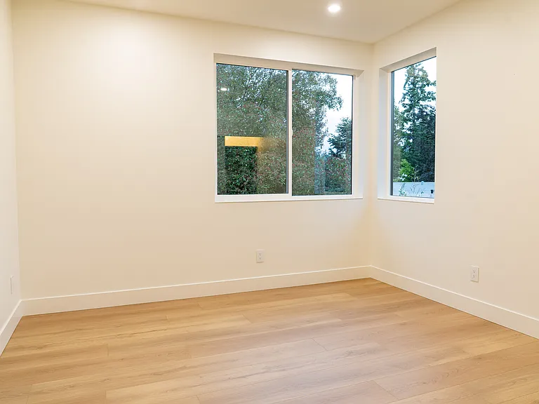 9025 Slater Ave NE — Photo 16