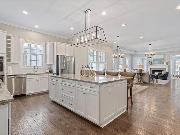 5th image of 7831 Straits Ln