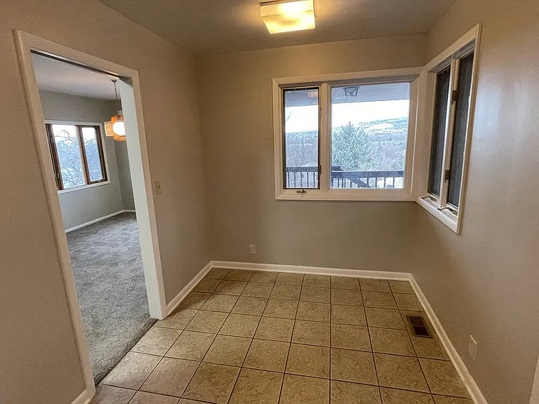 2360 Balsam Dr — Photo 6