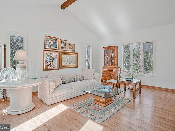 4th image of 40910 Starling Ct