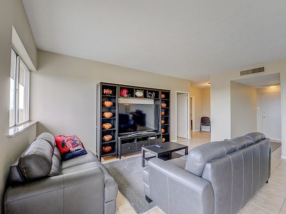 5th image of 1960 Parkway Ave #1109