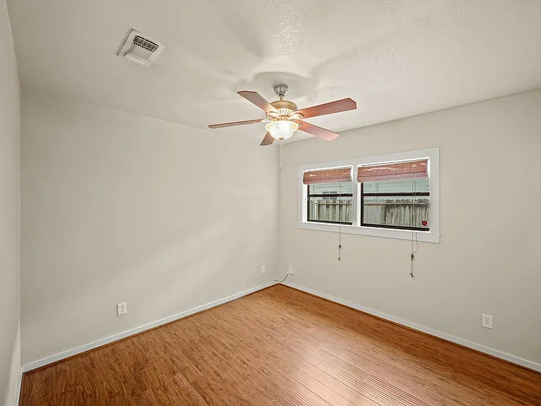 608 Northwood St — Photo 15