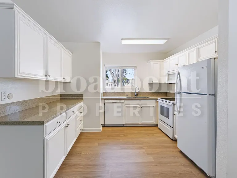 2536 White Oak Pl #2 — Photo 7