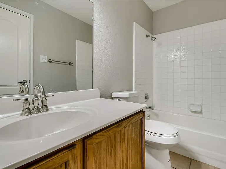 1504 Julianas Way — Photo 14