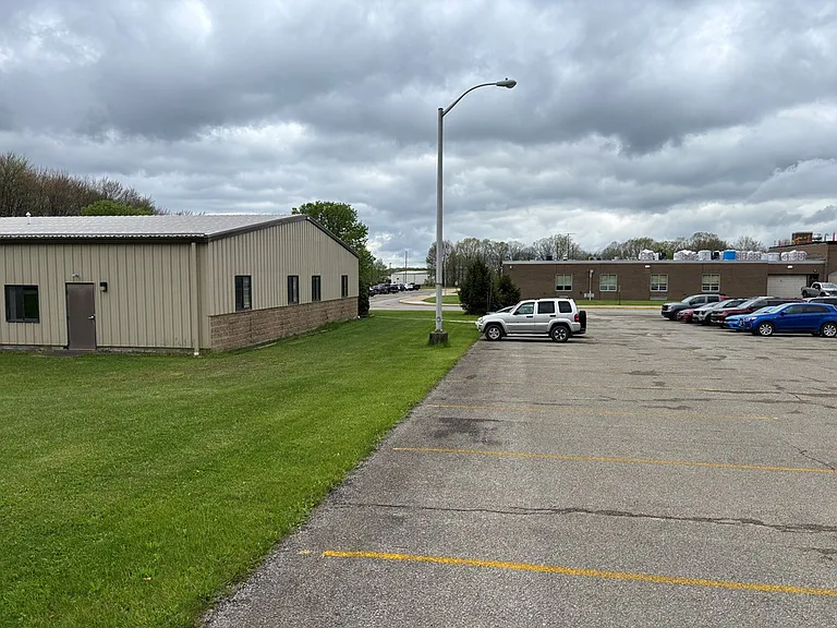 447 Career Ln — Photo 29