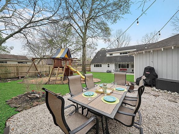 4th image of 4251 Crownwood Dr