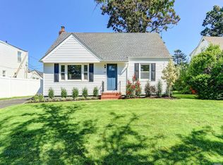 1059 Ardmore Rd, Baldwin, NY 11510