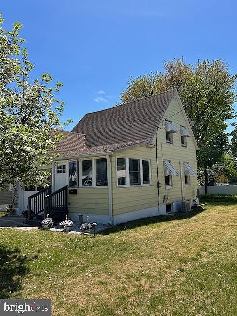 2nd image of 2081 S Olden Ave