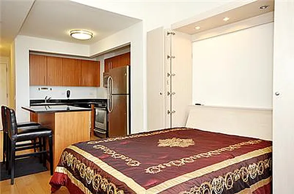 Sold by New York Residence | media 30