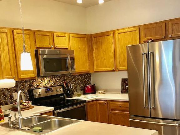 3rd image of 3523 Abercrombie Ln