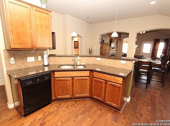 5th image of 5523 Southern Oaks