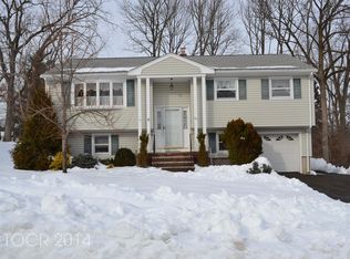 201 Dorothy Dr, North Haledon, NJ 07508