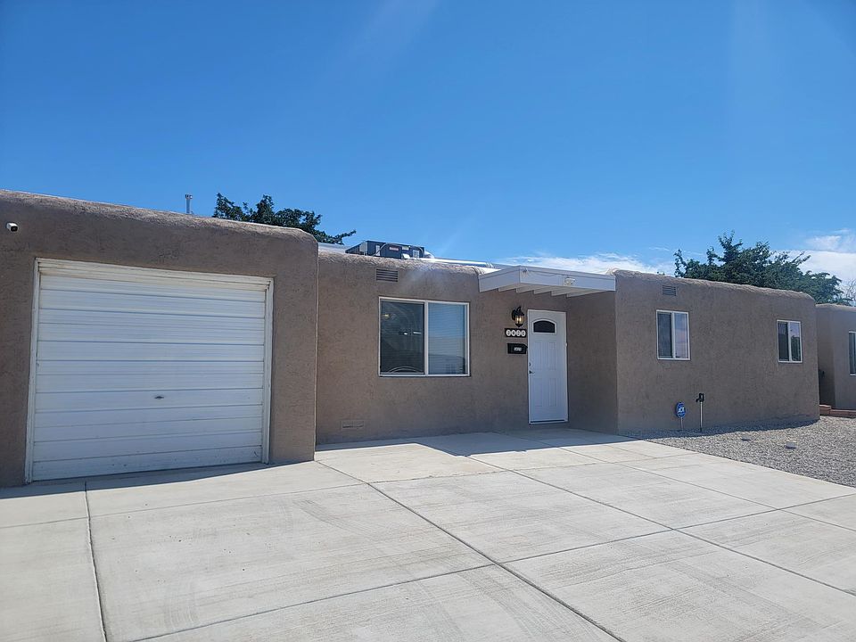 1st image of 3420 Palomas Dr NE