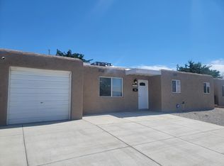 3420 Palomas Dr NE, Albuquerque, NM 87110