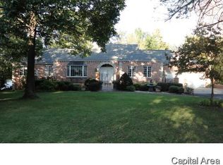 8 Buena Vista Ct, Taylorville, IL 62568