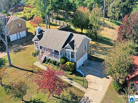 3rd image of 1976 Carlisle Dr