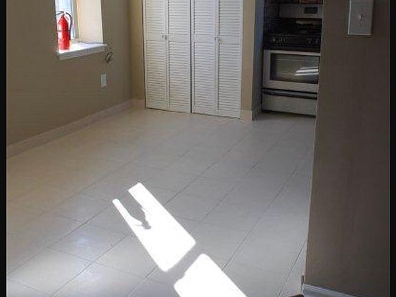 3rd image of 4720 Chestnut St #00000E