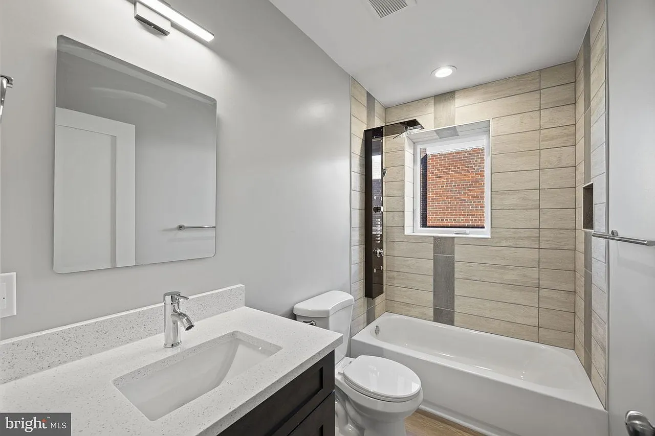 2 bed, 900 sqft, $5,500 — Photo 3