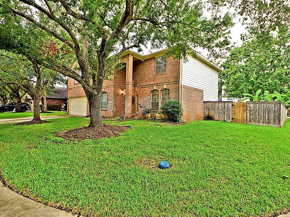 2nd image of 1223 Alexandria Ct