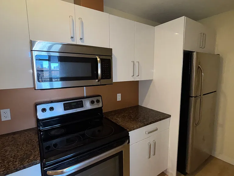 249 S 49th St #206 — Photo 3