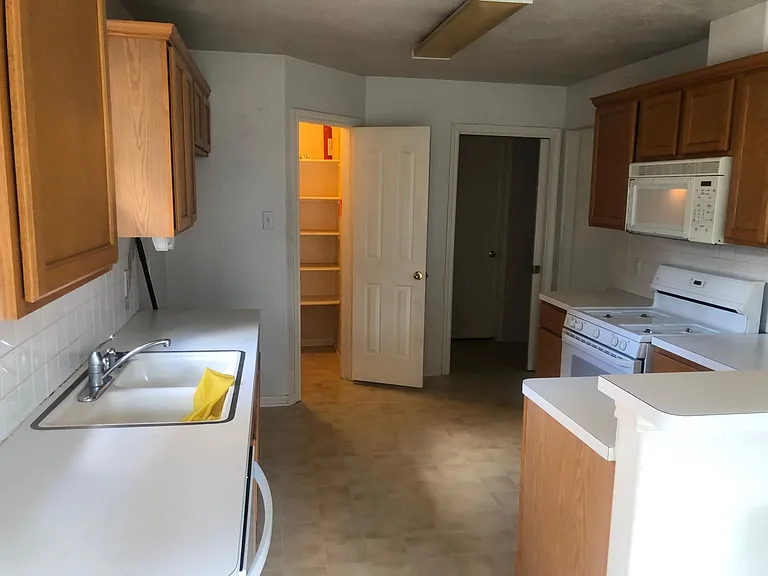5327 Devon Green Dr — Photo 4