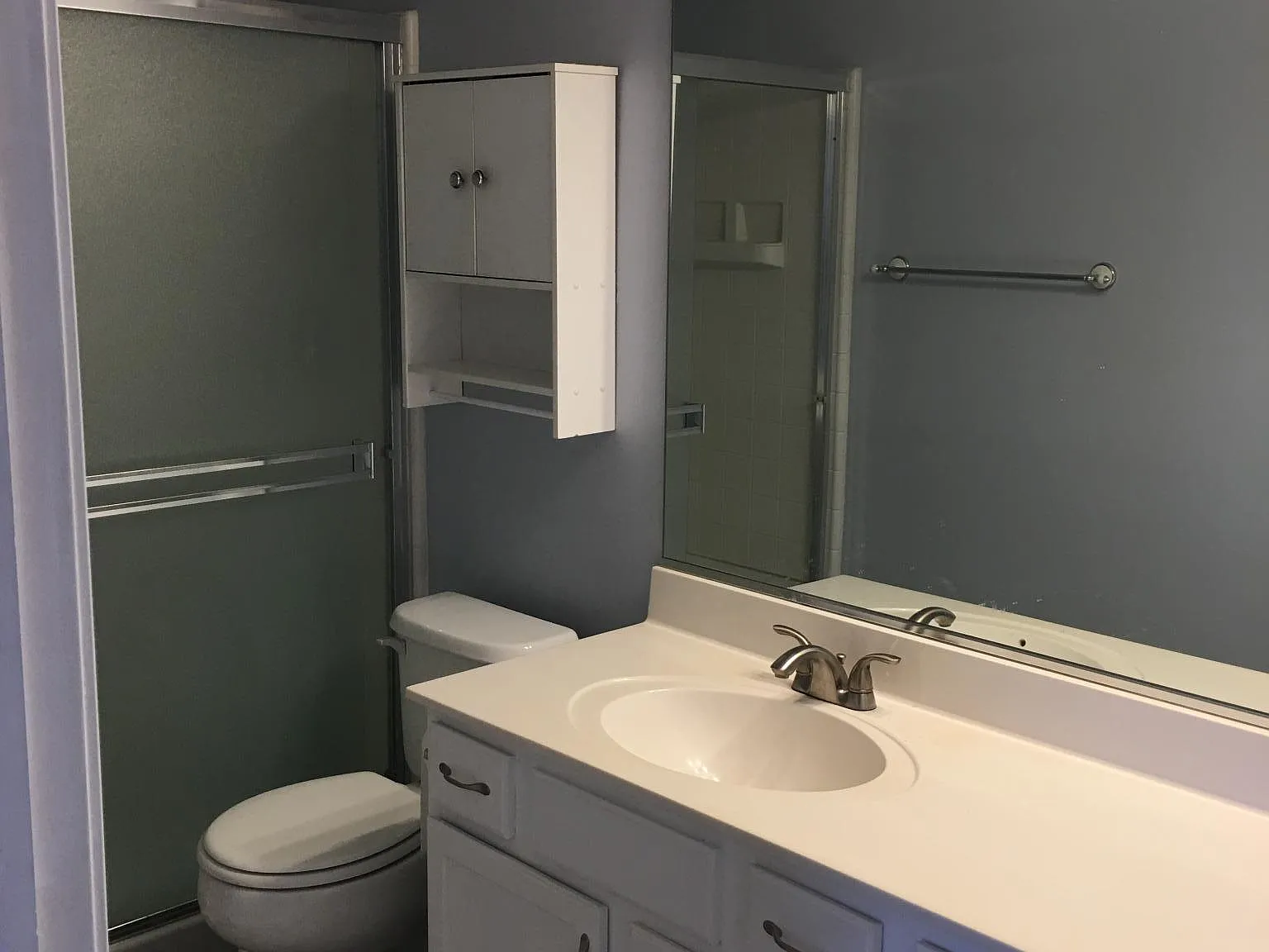 3 bed, 2002 sqft, $2,425 — Photo 2