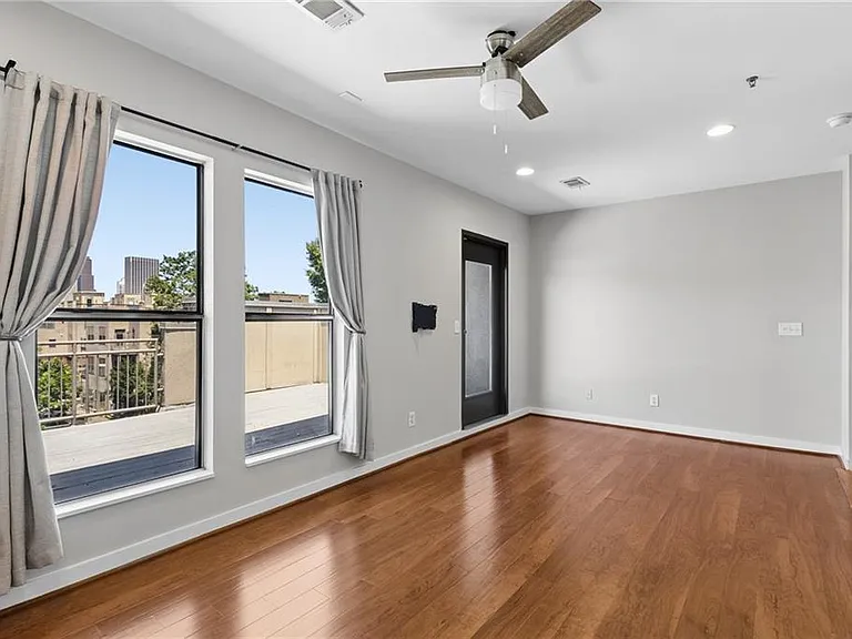 238 Walker St SW #37 — Photo 24