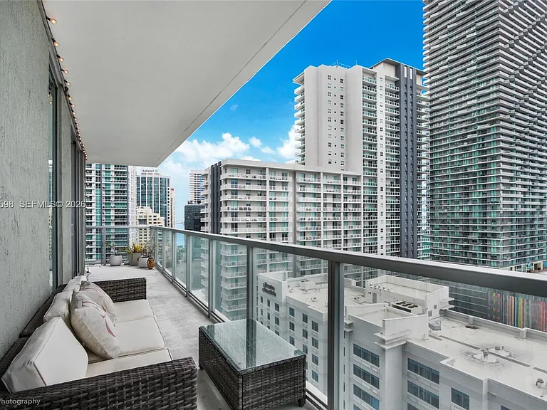 79 SW 12th St #2306 — Photo 3