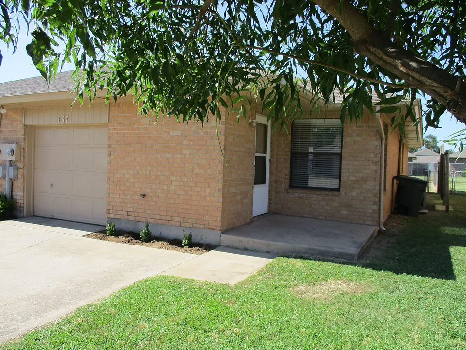 137 Barrett Place