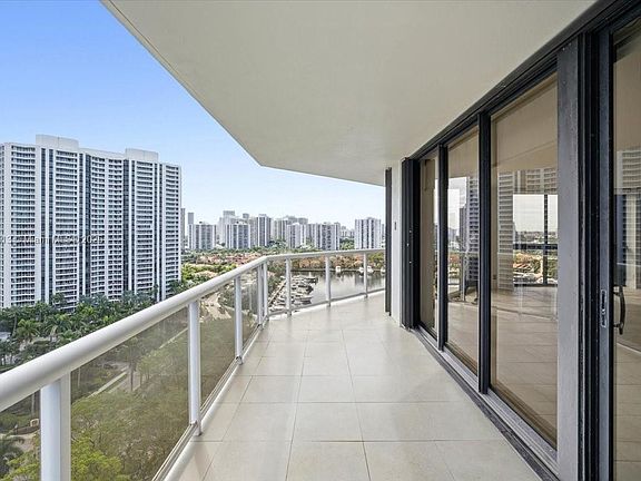 3rd image of 3640 Yacht Club Dr APT 1806