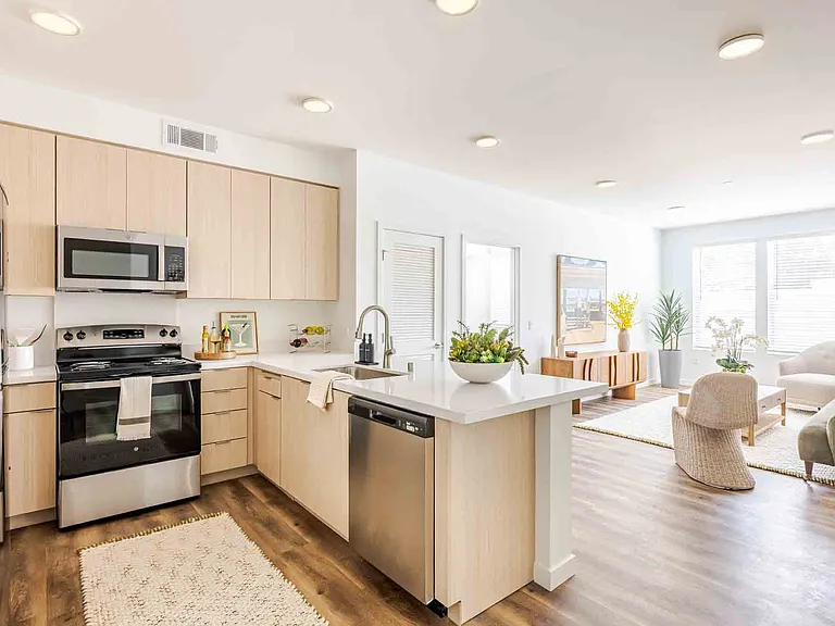 Desert Meadows Apartments — Photo 6