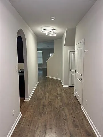 220 E Lake Dr — Photo 2