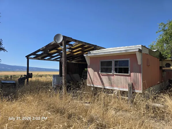 12415 Mount Pitt Rd, Macdoel, CA 96058