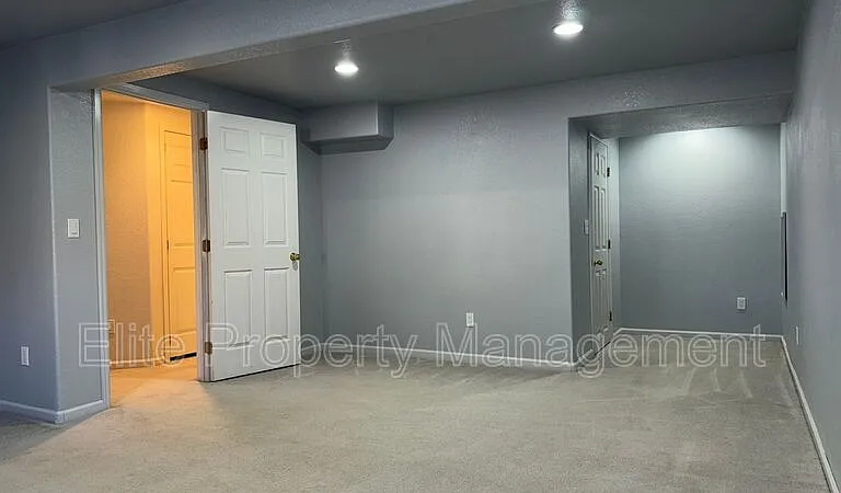 629 W Kenosha Dr — Photo 28