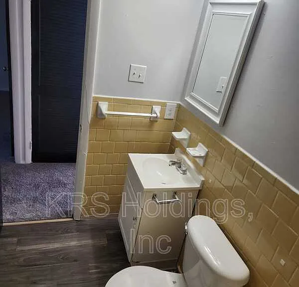 1215 Nelson St #D — Photo 12