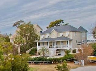 9702 Lord Berkeley Dr, Emerald Isle, NC 28594