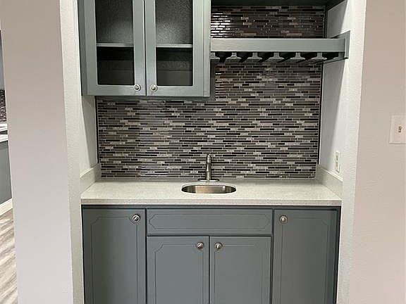 5th image of 7715 Western Oak Ln