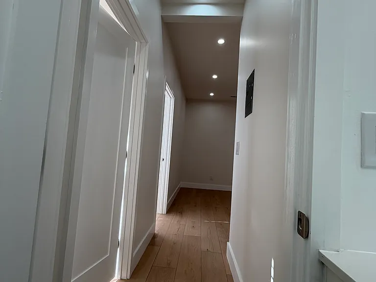 1250 Capitol Ave #4 — Photo 13