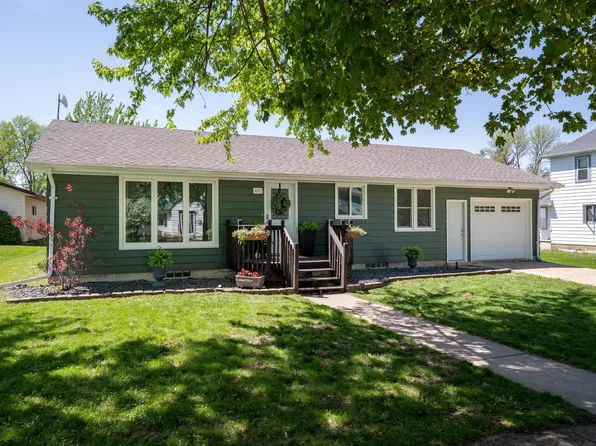 412 1st Ave, Wanamingo, MN 55983