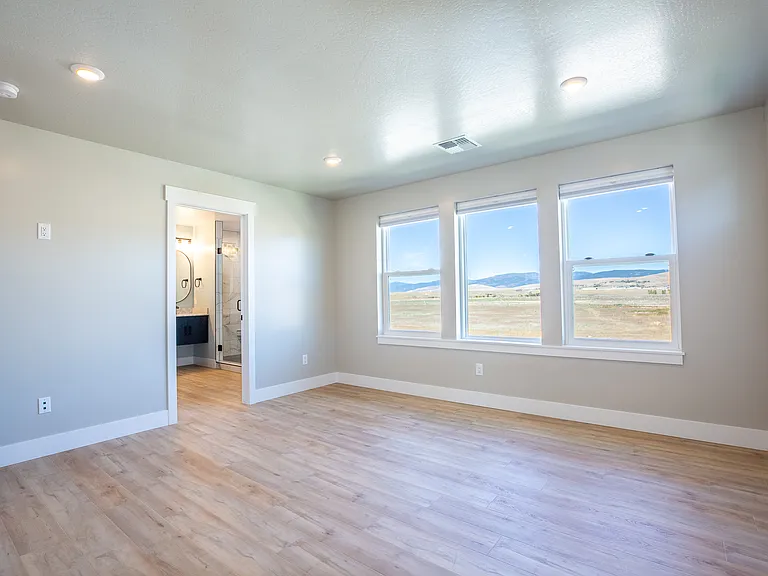 5377 Remington Dr — Photo 18