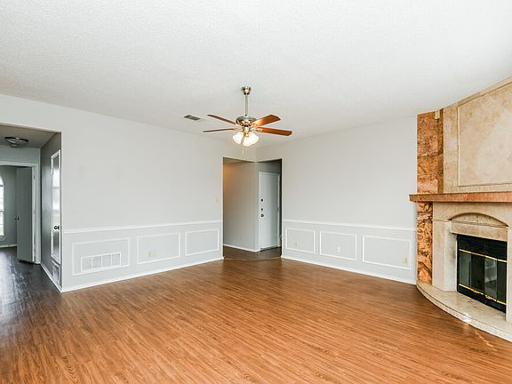 5th image of 8804 Crestbrook Dr