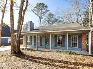 3221 N 3rd St, Ocean Springs, MS 39564