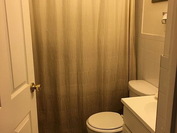 5th image of 747 10th Ave APT 23I