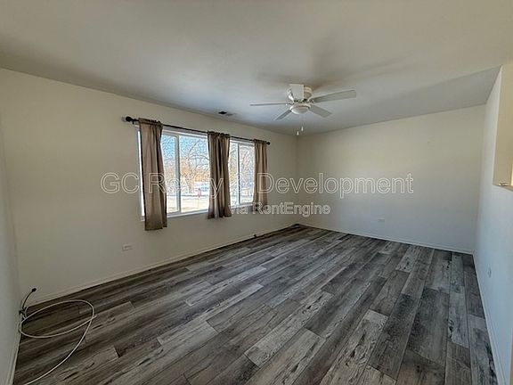 5th image of 284 W Windsor Ter #1