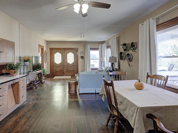 4th image of 137 E McKinley St