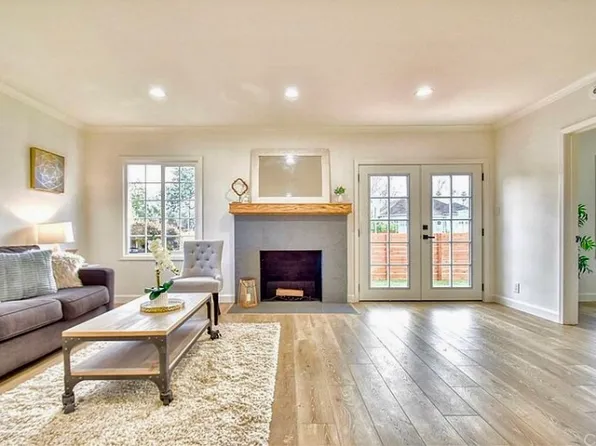 2704 W 43rd St, Los Angeles, CA 90008